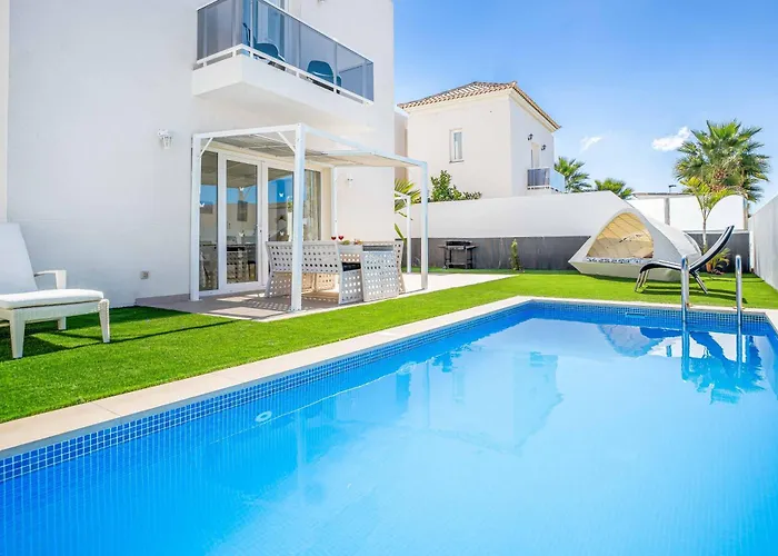 Вилла Primrose *